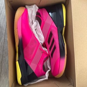 Adidas Pink Women’s Tennis Shoes new with tags and box never worn size 8